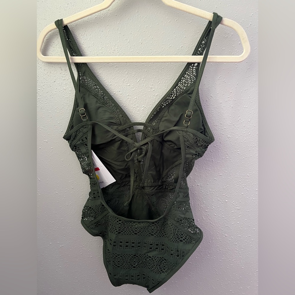 Becca Color Play Santorini Deep V Neck One Piece In Bayleaf Size XS New - Picture 4 of 7